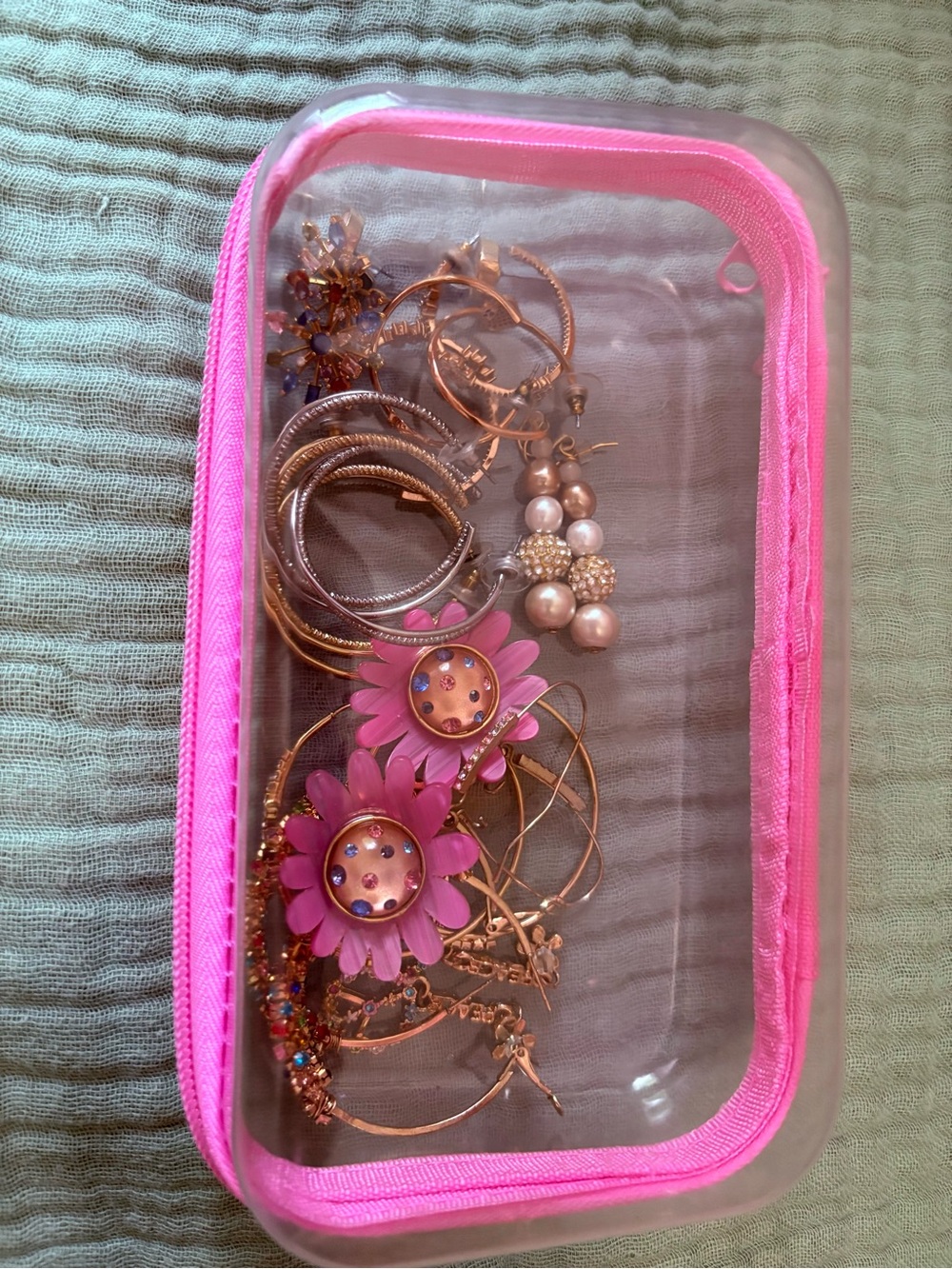 Fashion earrings lot